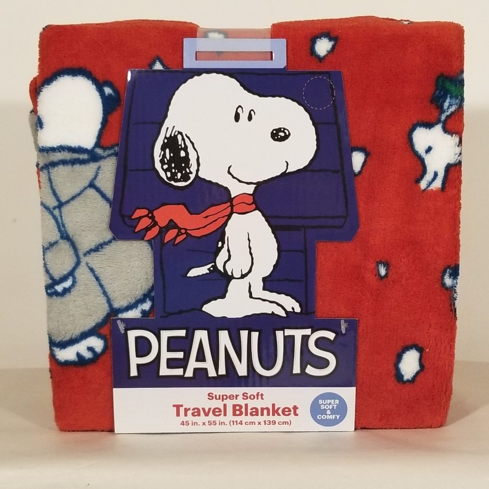 Snoopy Peanuts Super Soft Travel Blanket Red Christmas Holiday 2020 45x55